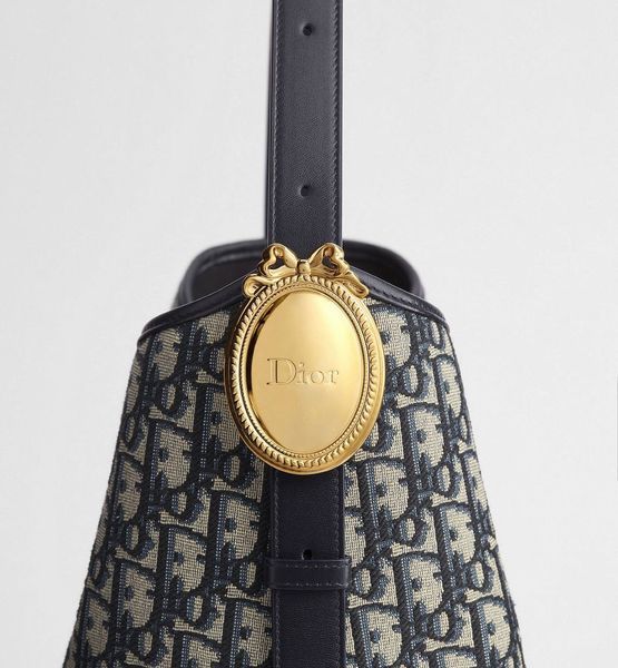Medium Dior M&eacute;daillon Bucket Bag