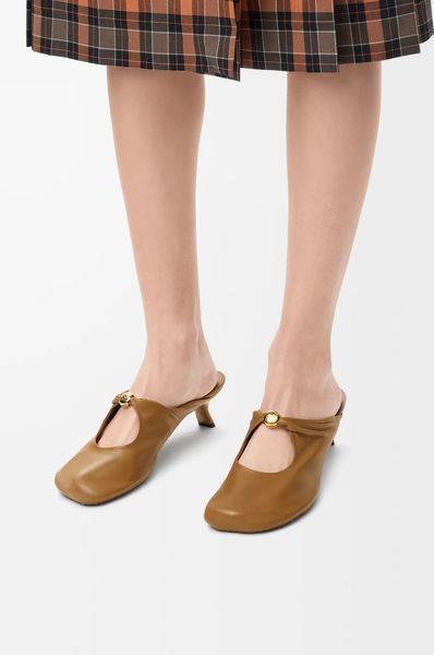 Loewe Pebble Soft mule in nappa lambskin 3256 фото