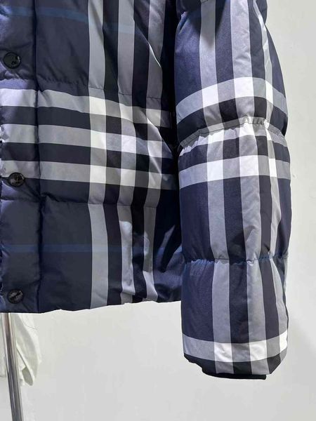 Картата куртка BURBERRY Herren Wattierte Jacke in Check in blau 538 фото