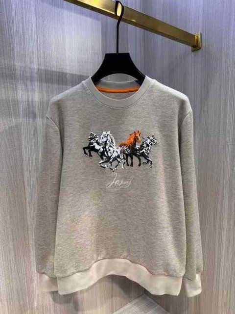 Sweatshirt with a bright NO NAME print