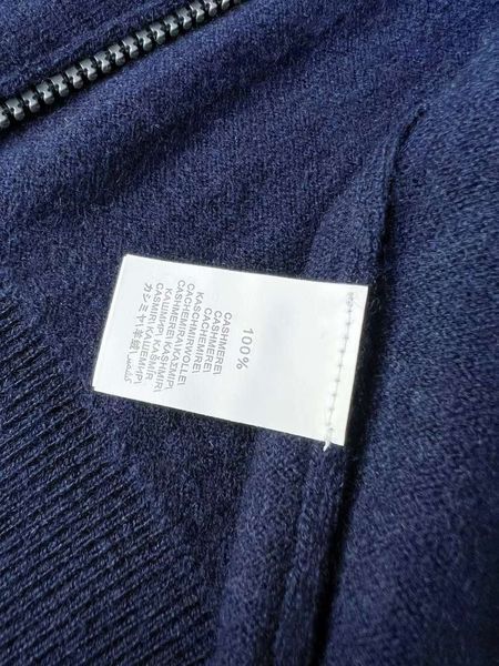 Cardigan with a zipper