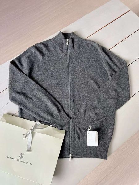 Cardigan with a zipper