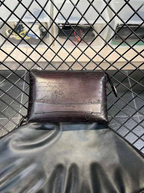 Berluti Tersio Scritto Leather Pouch 886 фото