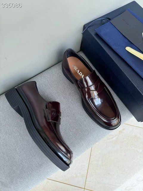 Prada leather loafers 1970 фото