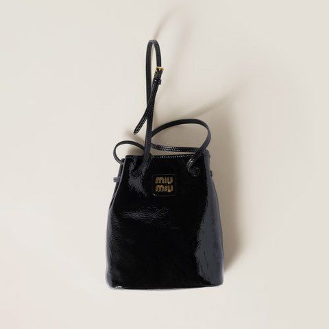 Miu Miu Naplak patent leather pouch 1334 фото