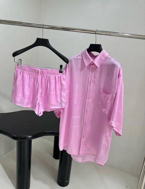 Balenciaga Shirt and Shorts Suit 2124 фото
