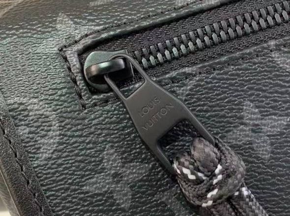Louis Vuitton Pulse Messenger 1144 фото