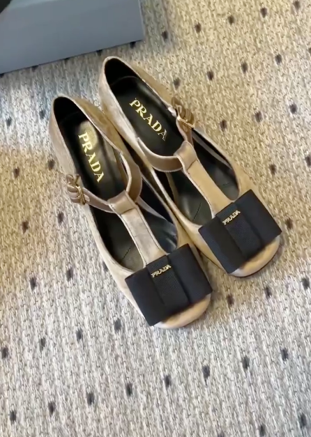 Prada Velvet pumps 856 фото