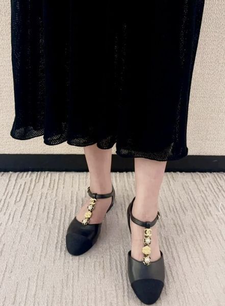 CHANEL Leather Charm Flats 3285 фото