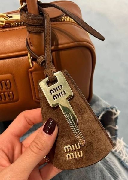 Miu Miu Camoscio Trick Pelle Bag Charm 4886 фото