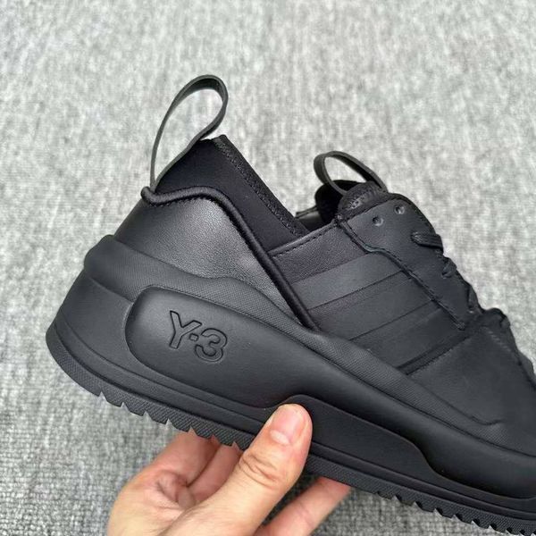 Y-3 Rivalri