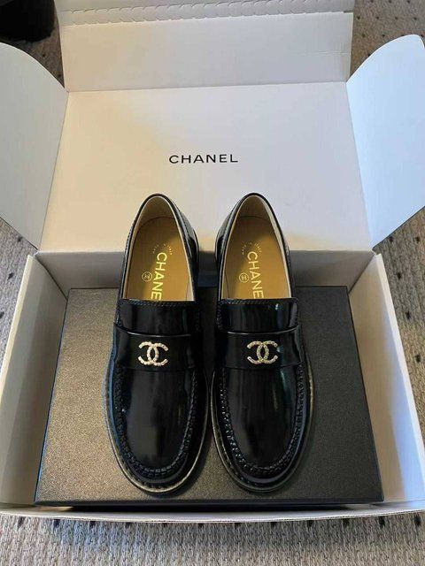 Блискучі Жіночі лофери Chanel 816 фото